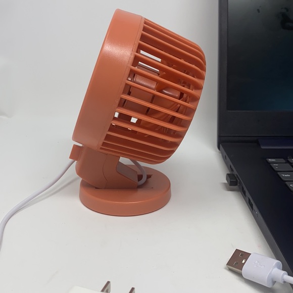🖤USB Turbo Desk Fan w/ Multi-Speeds - Picture 5 of 7
